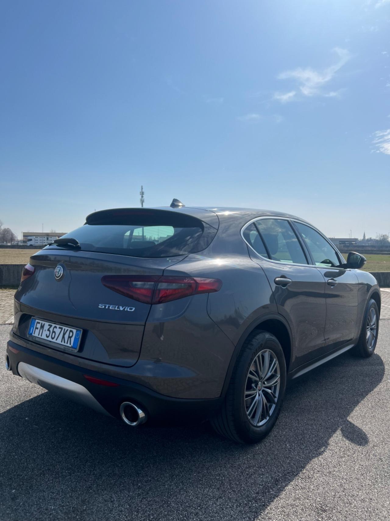 Alfa Romeo Stelvio 2.2 Turbodiesel 210 CV AT8 Q4 Executive