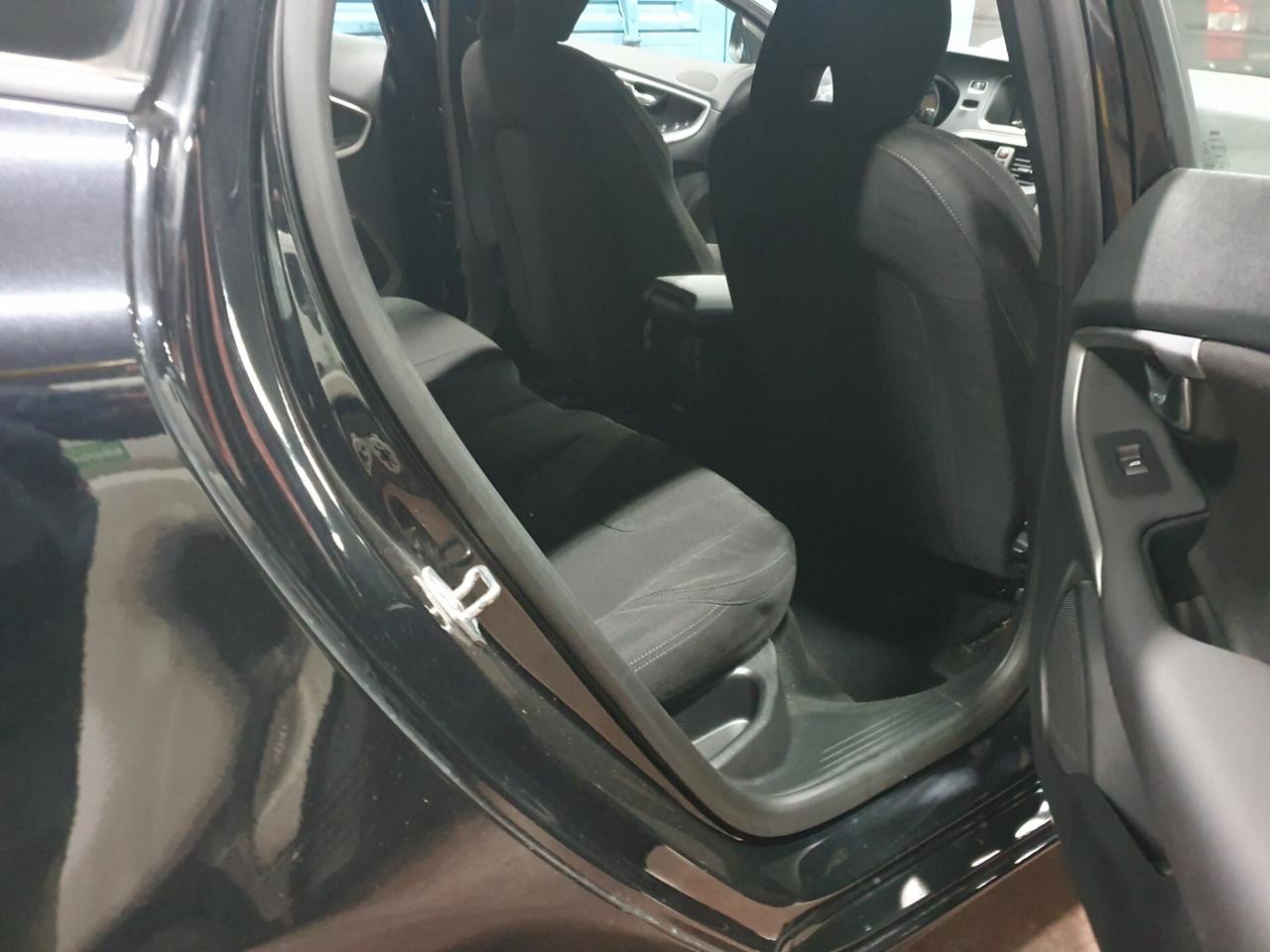 vendesi Volvo V40 D2 1.6