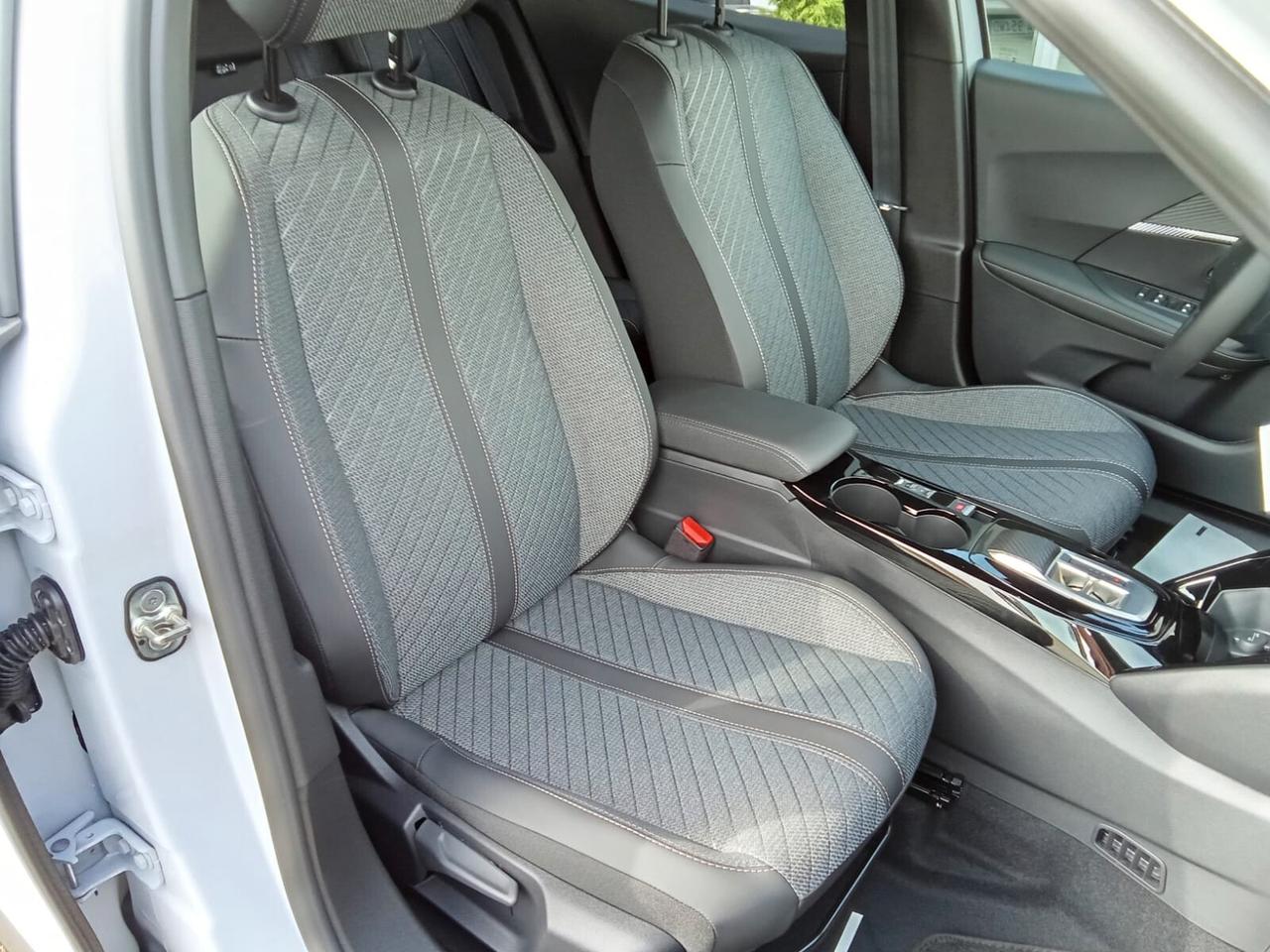 Peugeot 2008 Hybrid 145 e-DCS6 Allure
