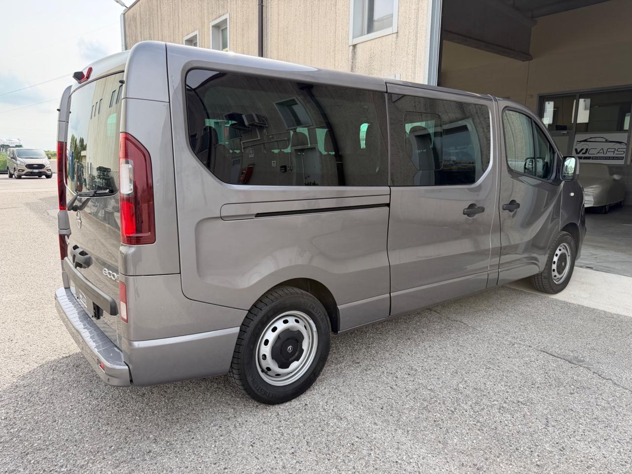 Opel Vivaro 9 posti