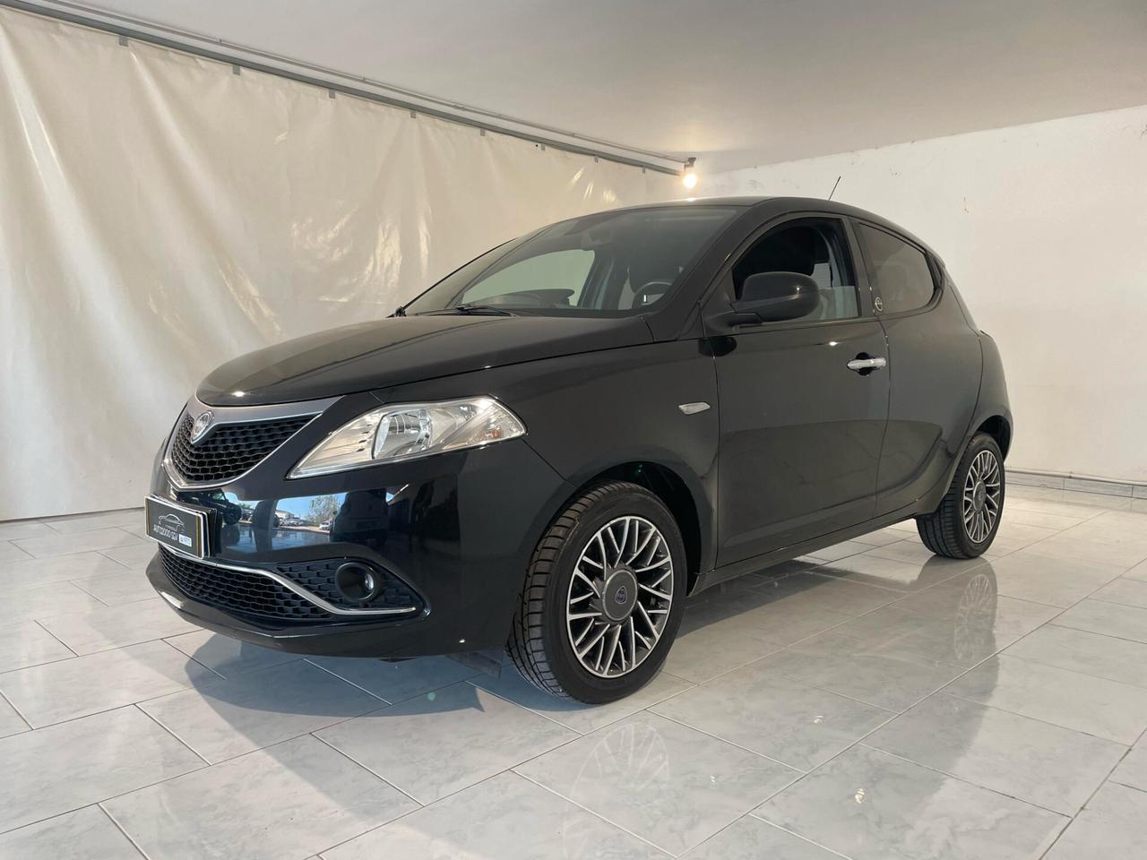 Lancia Ypsilon 1.2 GPL Ecochic Gold