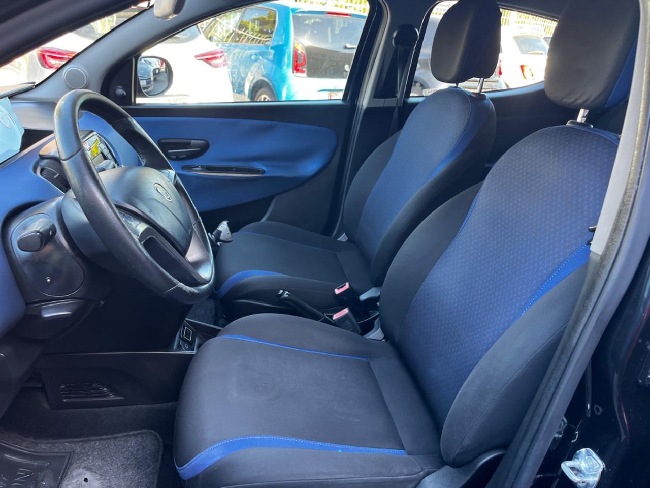 Lancia Ypsilon 1.2 69 CV 5 porte