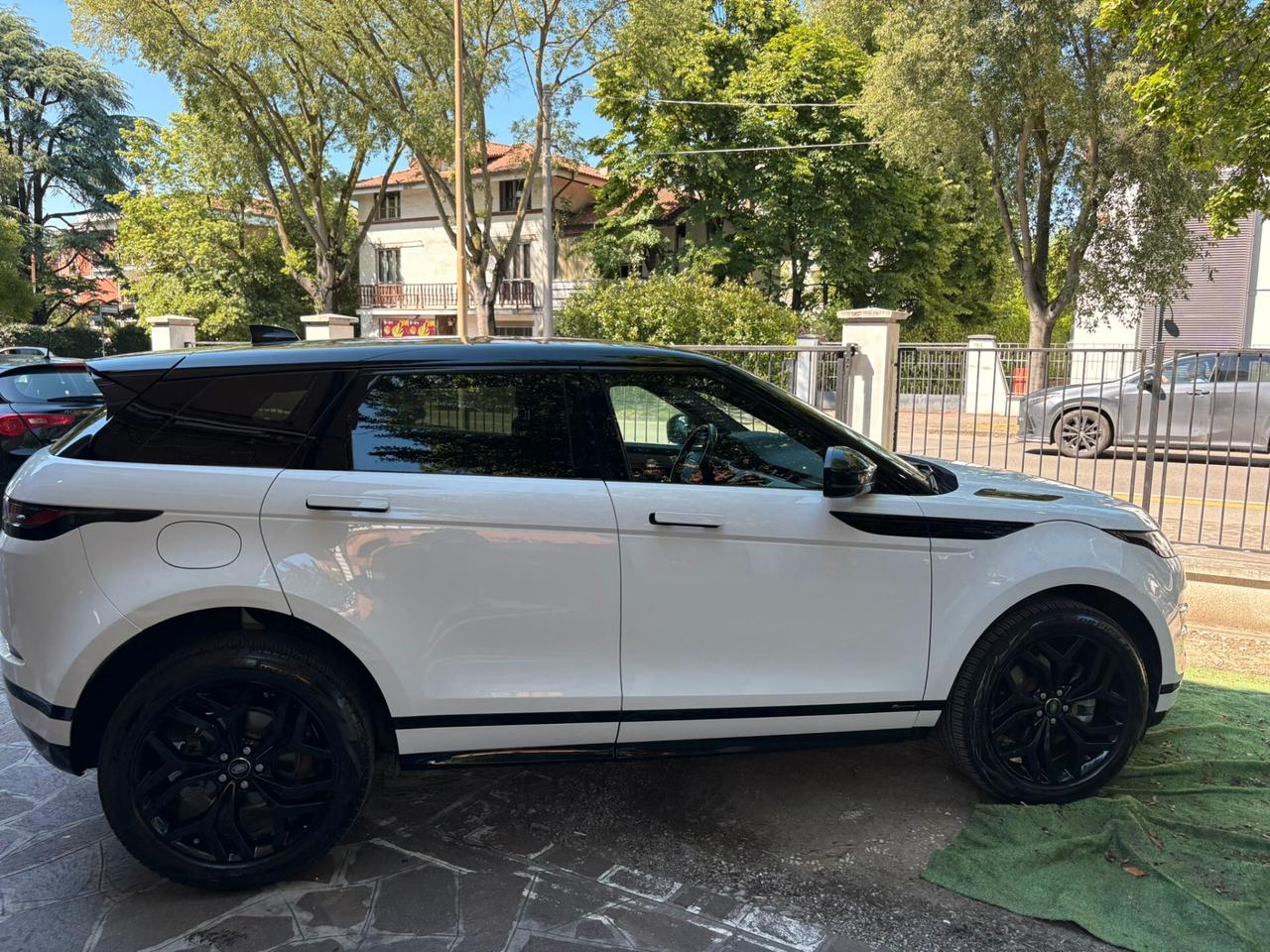 Land Rover Range Evoque 2.0D I4-L.Flw 150 CV R-Dynamic S