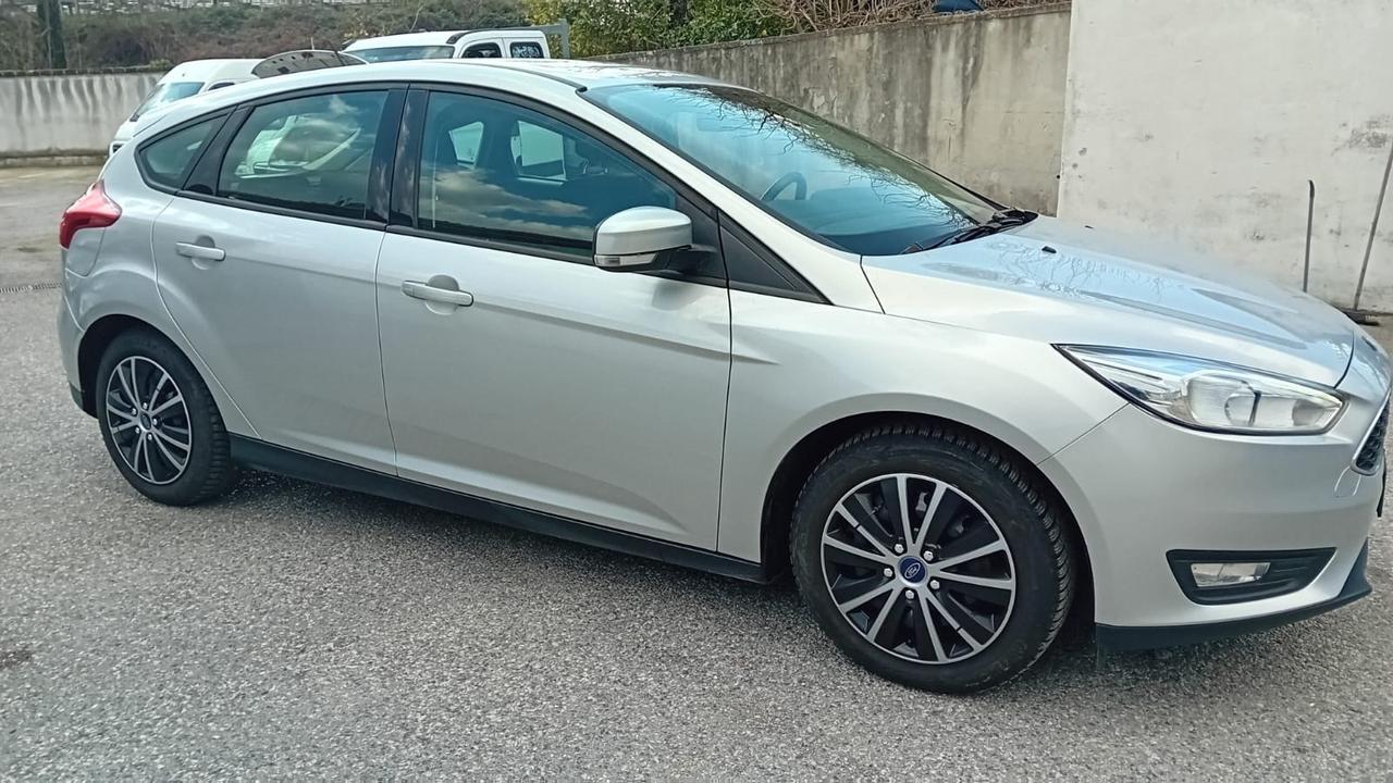 Ford focus 5P-1.6 gpl - km 86000-2015