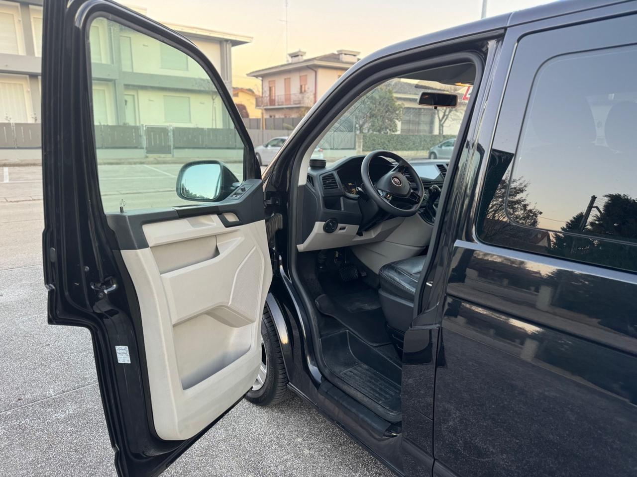 Volkswagen Transporter 2.0 TDI 150CV DSG PC Kombi