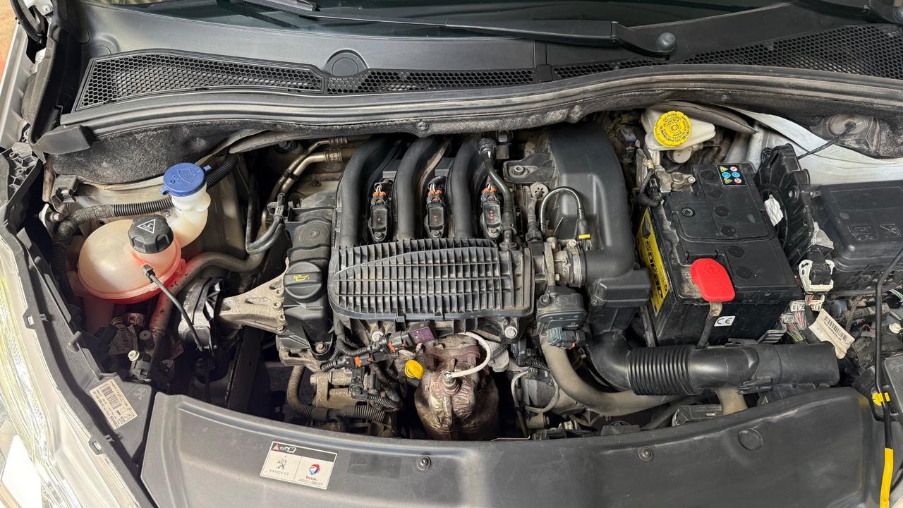 Peugeot 208 PureTech 82 5 porte Allure