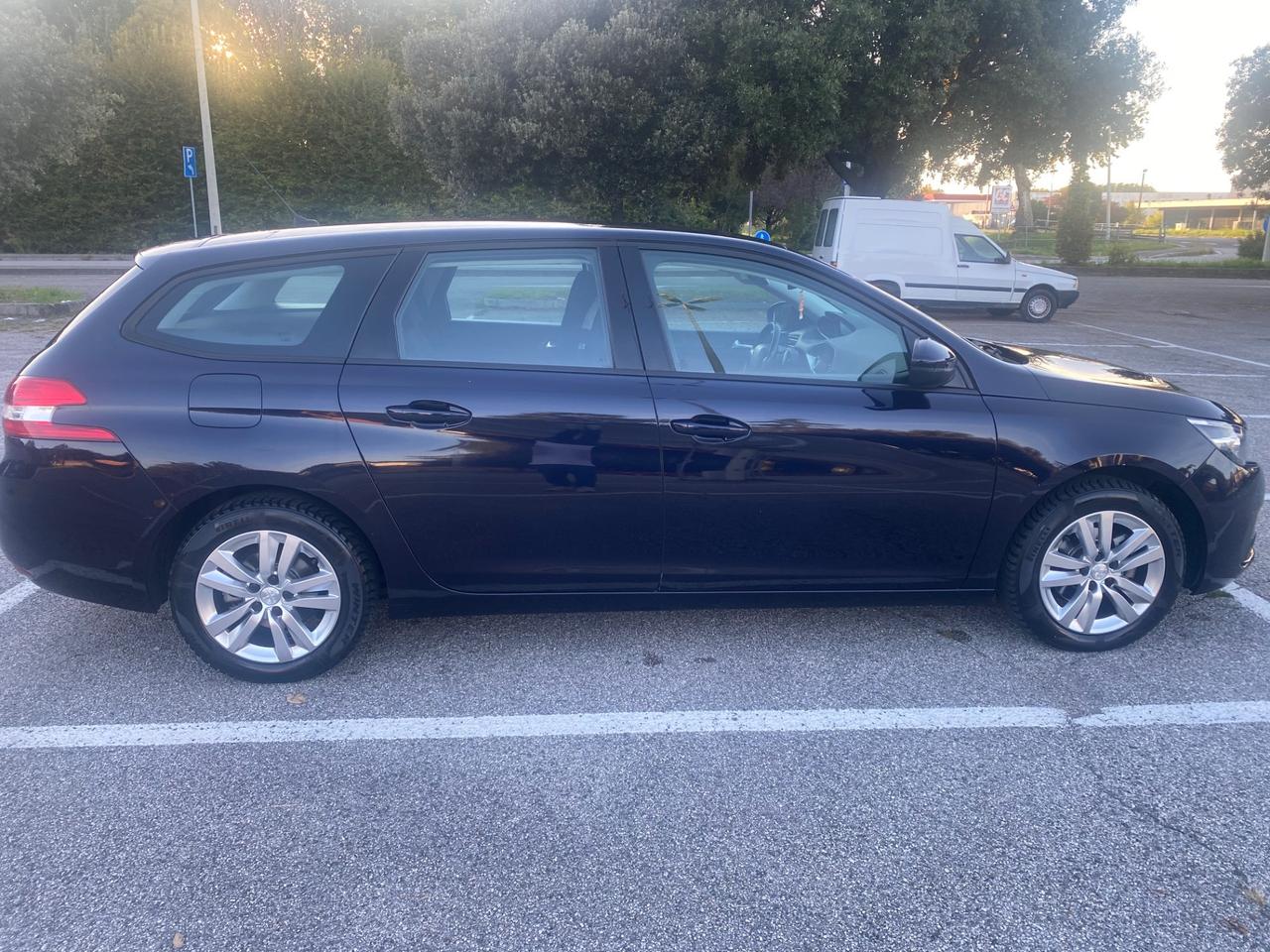 Peugeot 308 BlueHDi 120 S&S EAT6 SW Business