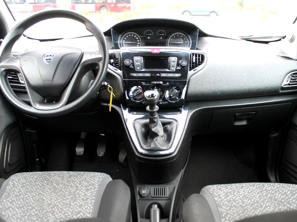 Lancia Ypsilon 1.2 69 CV 5 porte GPL Ecochic Elefantino Blu GPL CASAMADRE 69cv SENSORI PARK UNIPRO IVA DED