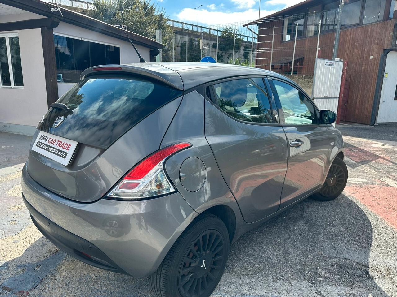 Lancia Ypsilon 1.2 69 CV 5 porte GPL Ecochic Elefantino