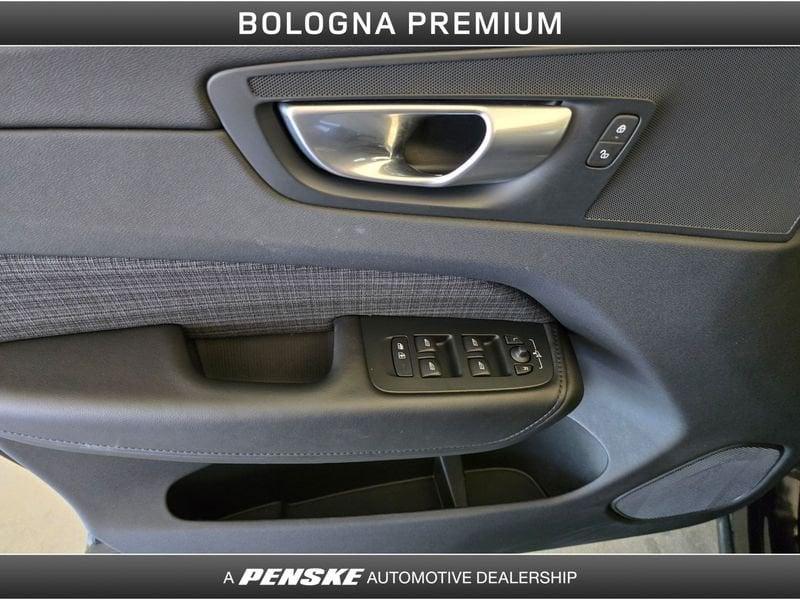Volvo XC60 B4 (d) AWD automatico Core