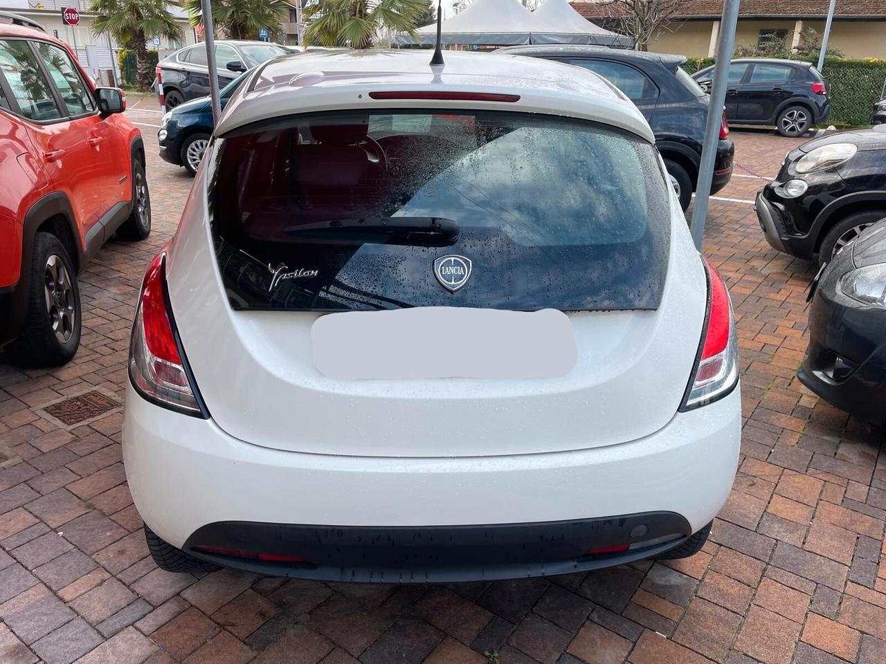 Lancia Ypsilon 1.2 69 CV 5 porte S&S Gold