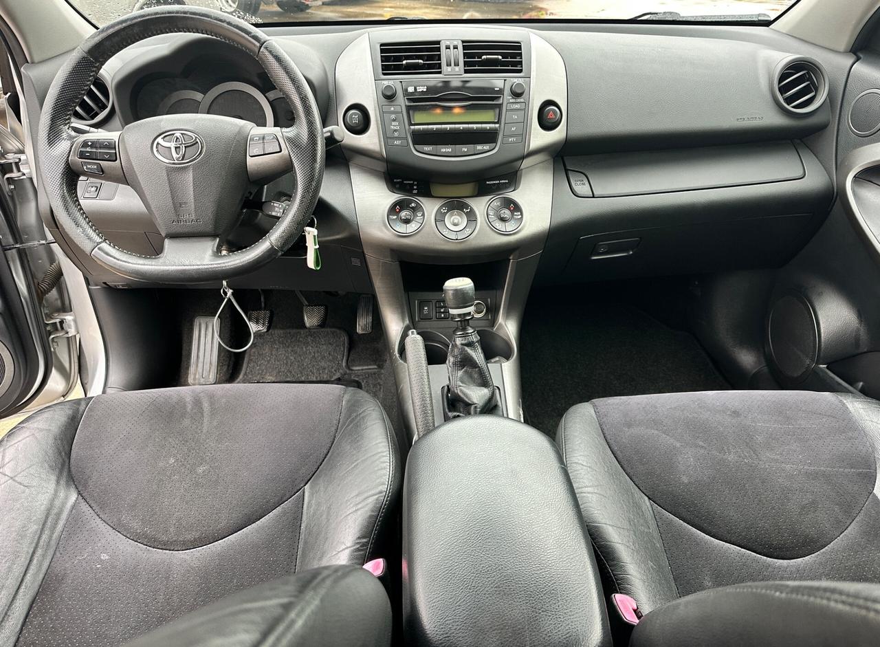 Toyota RAV 4 2.2 D-4D 150 CV DPF Exclusive