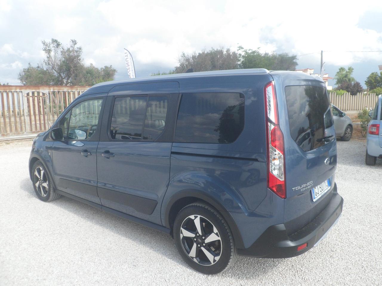 Ford Grand Tourneo Connect 5 posti autovettura