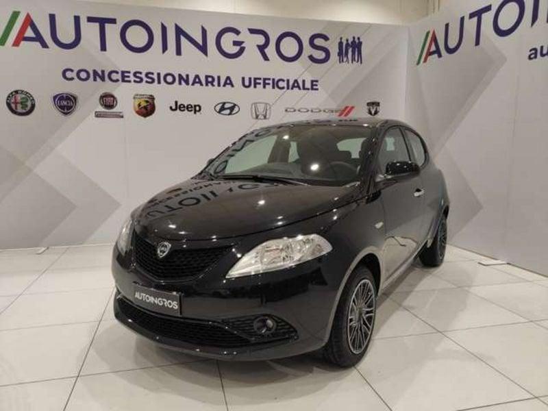 Lancia Ypsilon 1.0 FireFly 70 CV 5 porte S&S Hybrid Gold