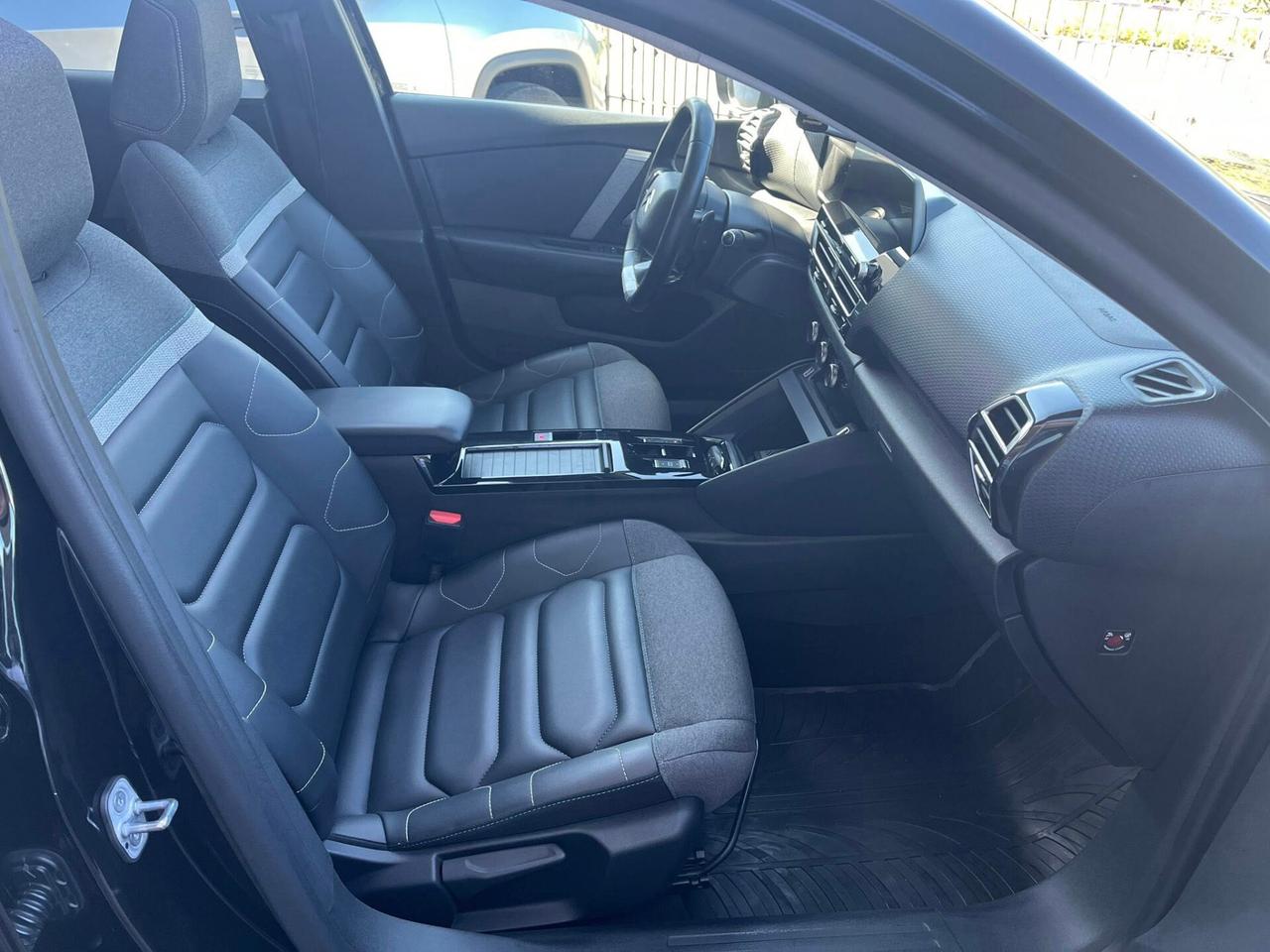 Citroen C4 1.5 BlueHDi 130CV S&S EAT8 Shine TETTO