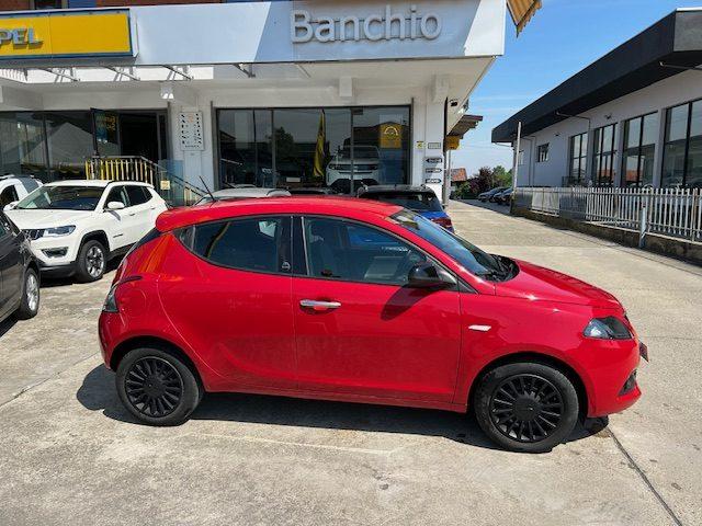 LANCIA Ypsilon 1.0 FireFly 5 porte S&S Hybrid Ecochic Silver
