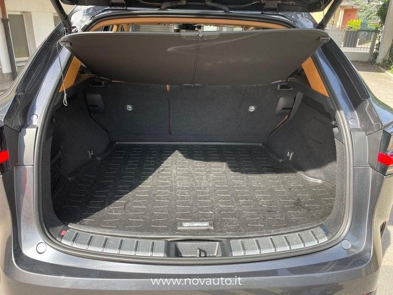 Lexus NX Hybrid Luxury 4WD