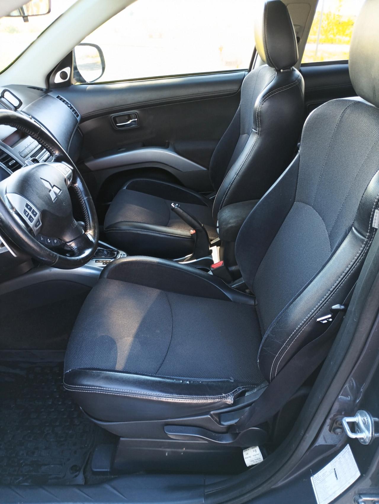 Mitsubishi Outlander 2.2 DI-D TC-SST Intense DPF 7 posti