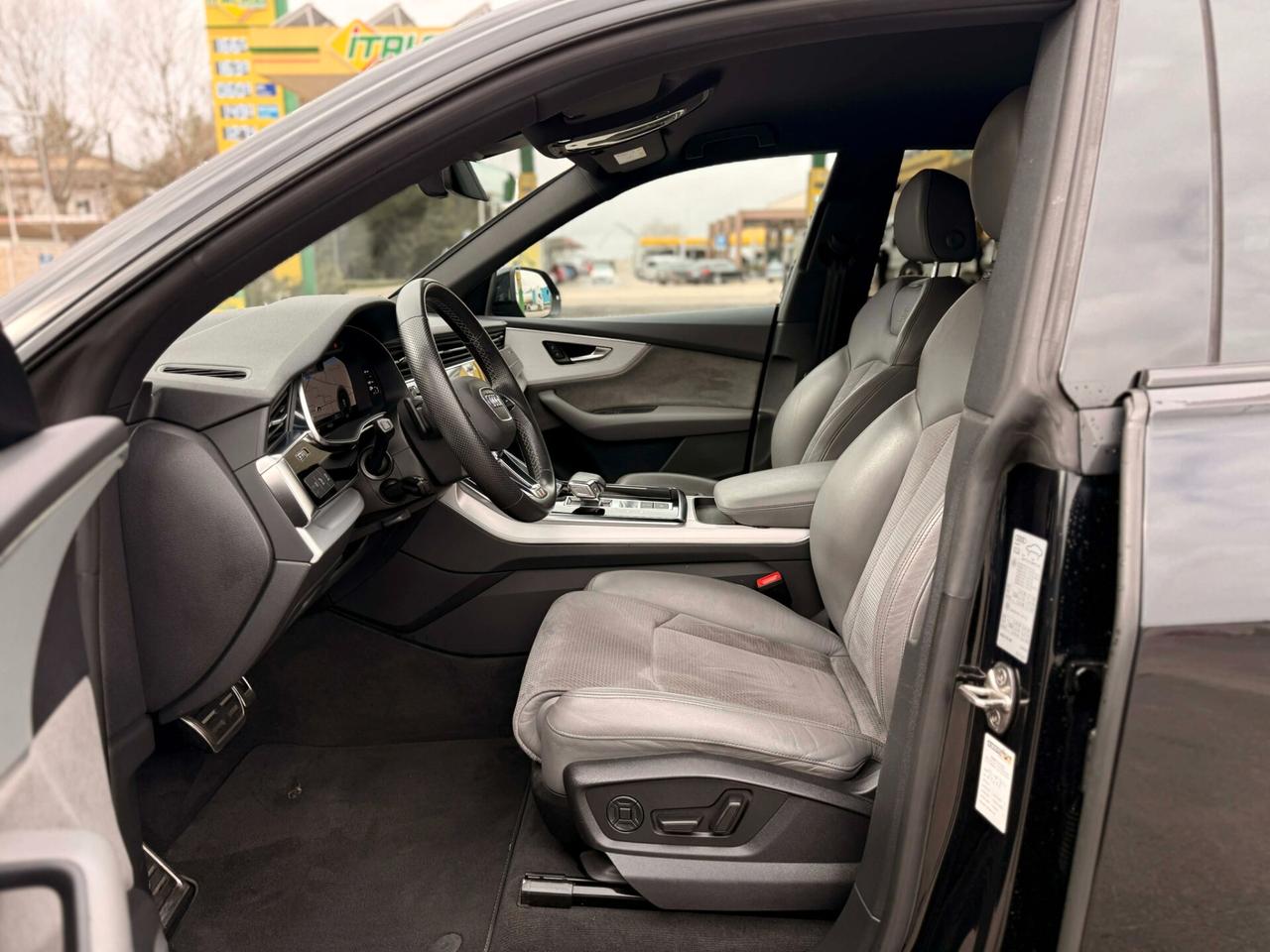 Audi Q8 50 TDI IDENTITY BLACK/23" RSQ8/PELLE