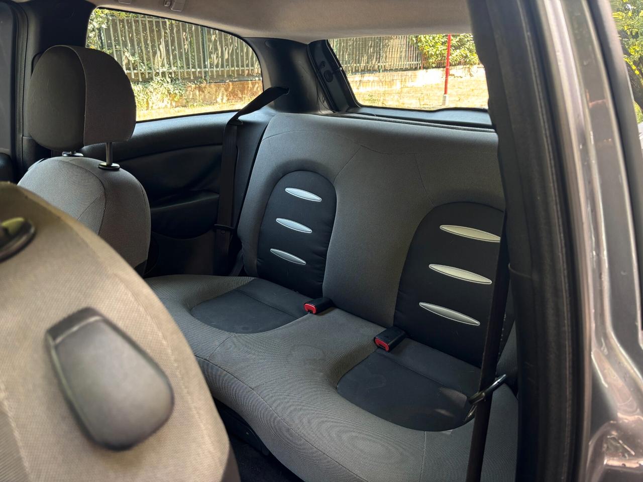 Lancia Ypsilon 1.3 MJT 75 CV Platino