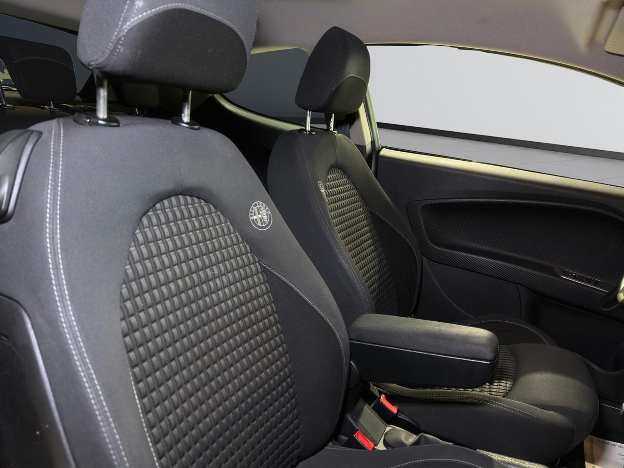 Alfa Romeo MiTo 1.3 jtdm-2 BlackLine Collection 95cv