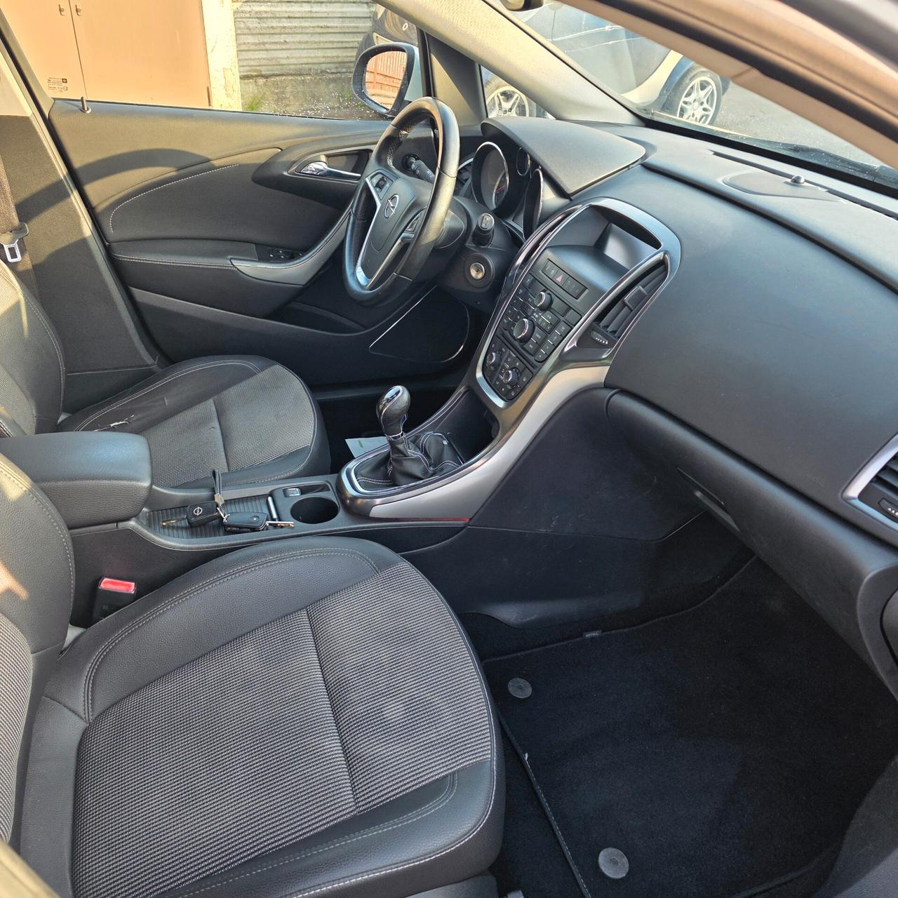 Opel Astra 1.7 CDTI 110CV Sports Tourer Cosmo