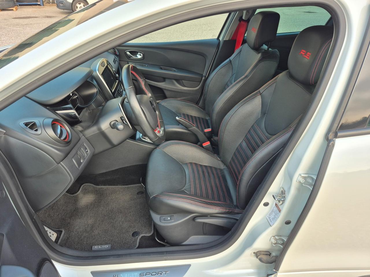 Renault Clio TCe 220CV EDC 5 porte Energy R.S. Trophy