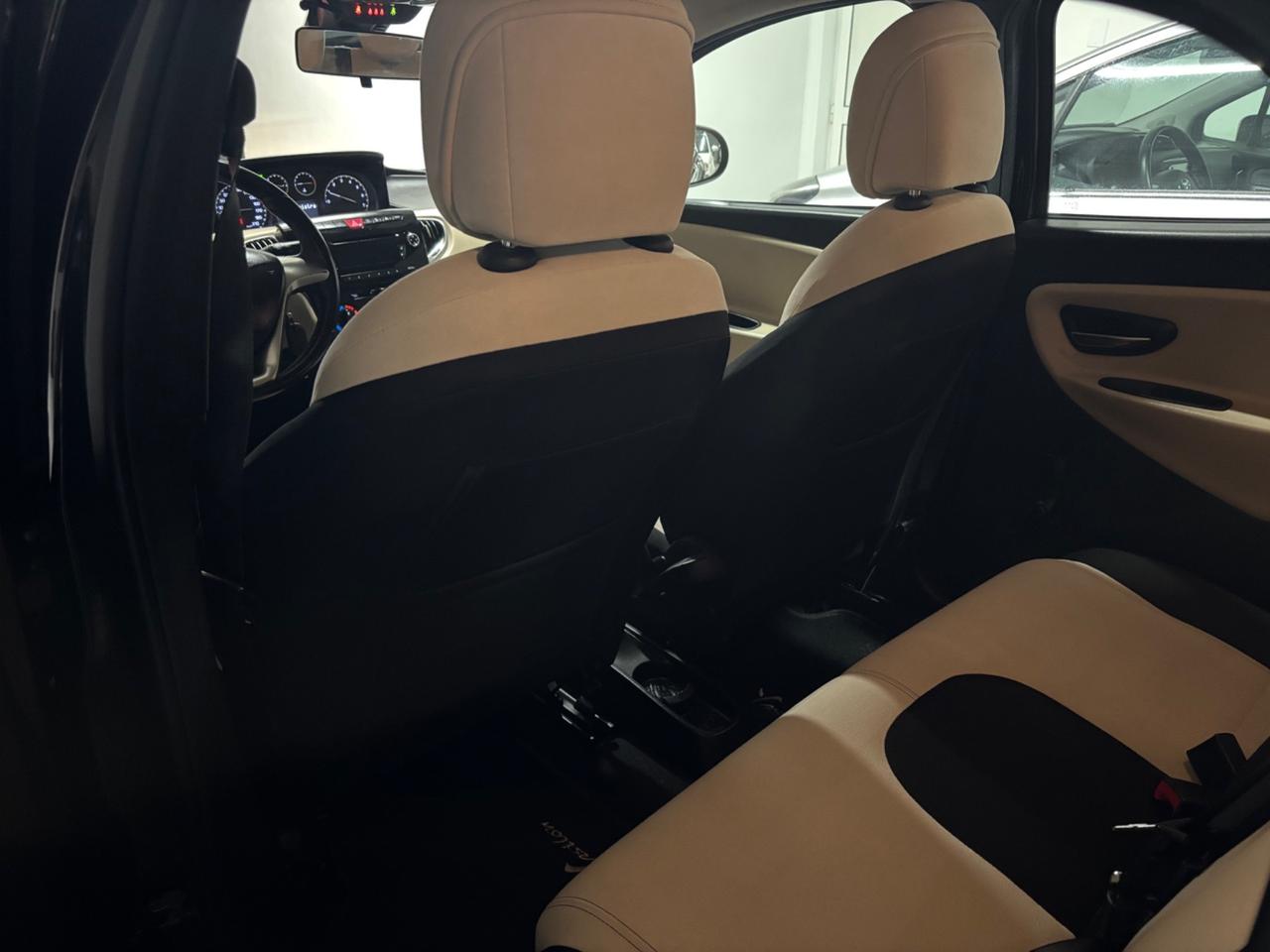 Lancia Ypsilon 1.2 BENZINA OK NEOPATENTATI