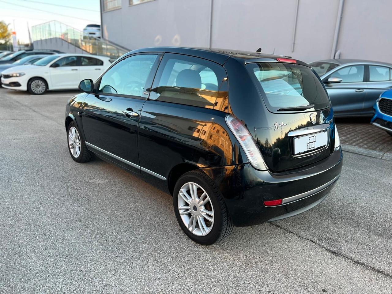 Lancia Ypsilon 1.2 69 CV Unyca NEOPATENTATI