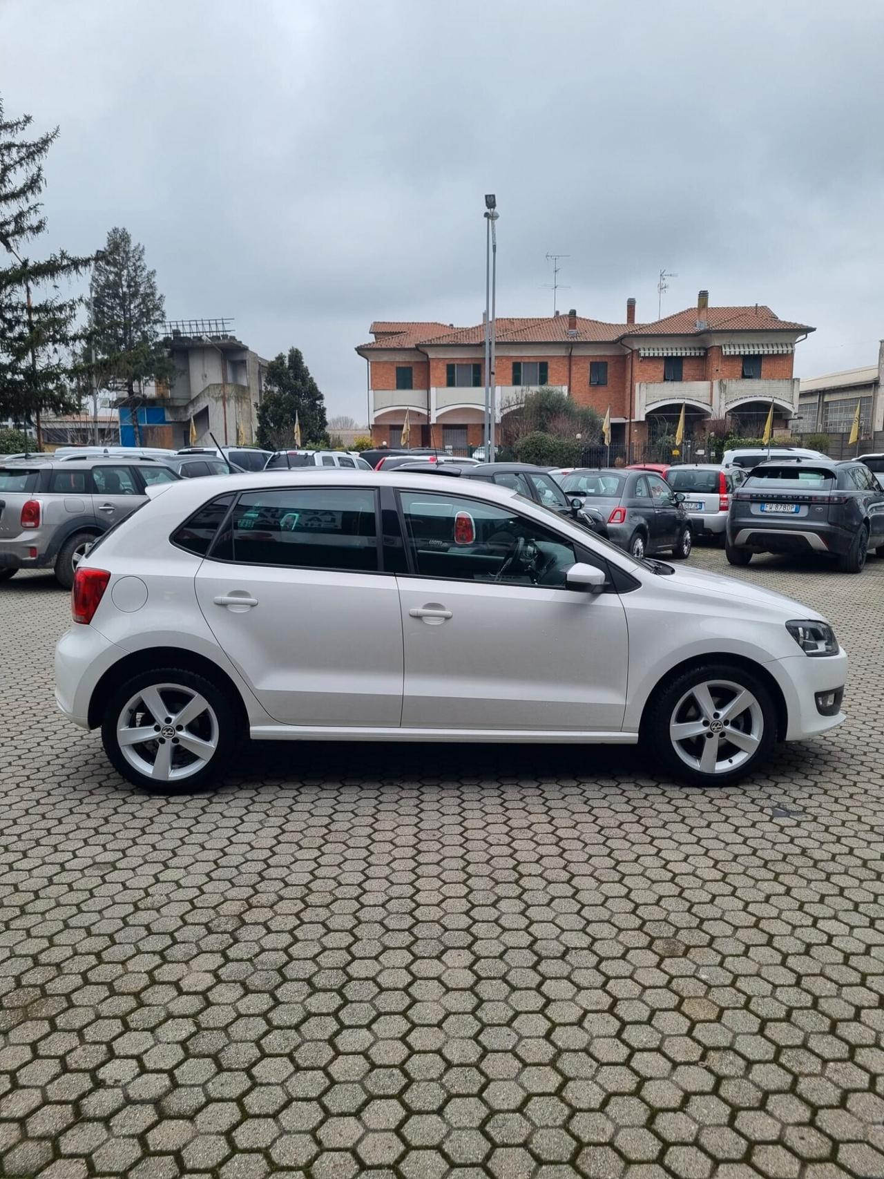 Volkswagen Polo 1.4 5 porte Highline - Neopatentati