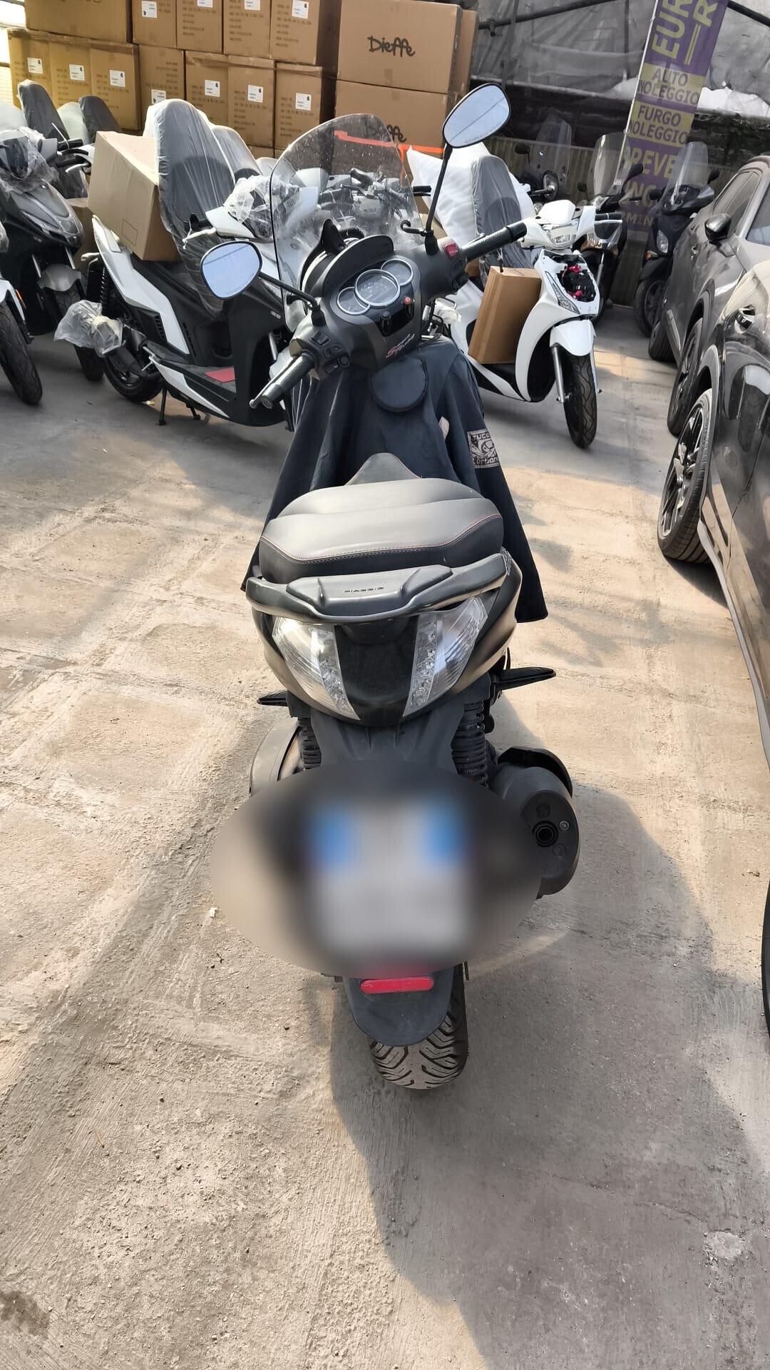 Piaggio Beverly 350 del 2017 USATO