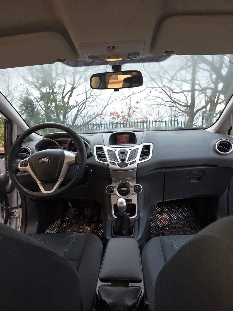 Ford Fiesta 1.6 TDCi 90CV 5 porte DPF Titanium