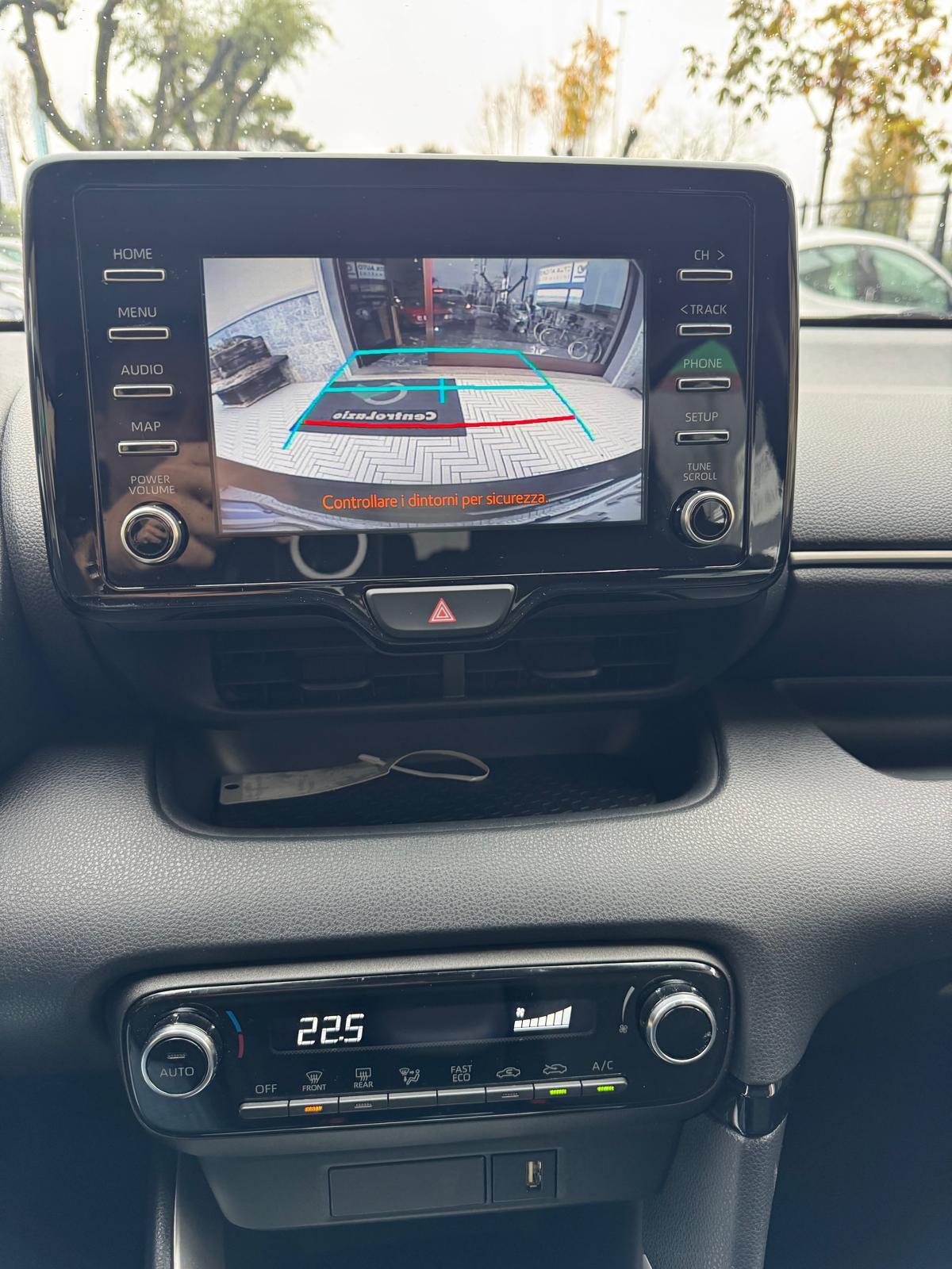 Toyota Yaris 1.5 Hybrid 5 porte Business