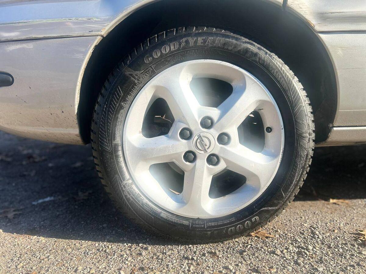 Opel Zafira Zafira 1.8 16v Sport Design 7 POSTI!