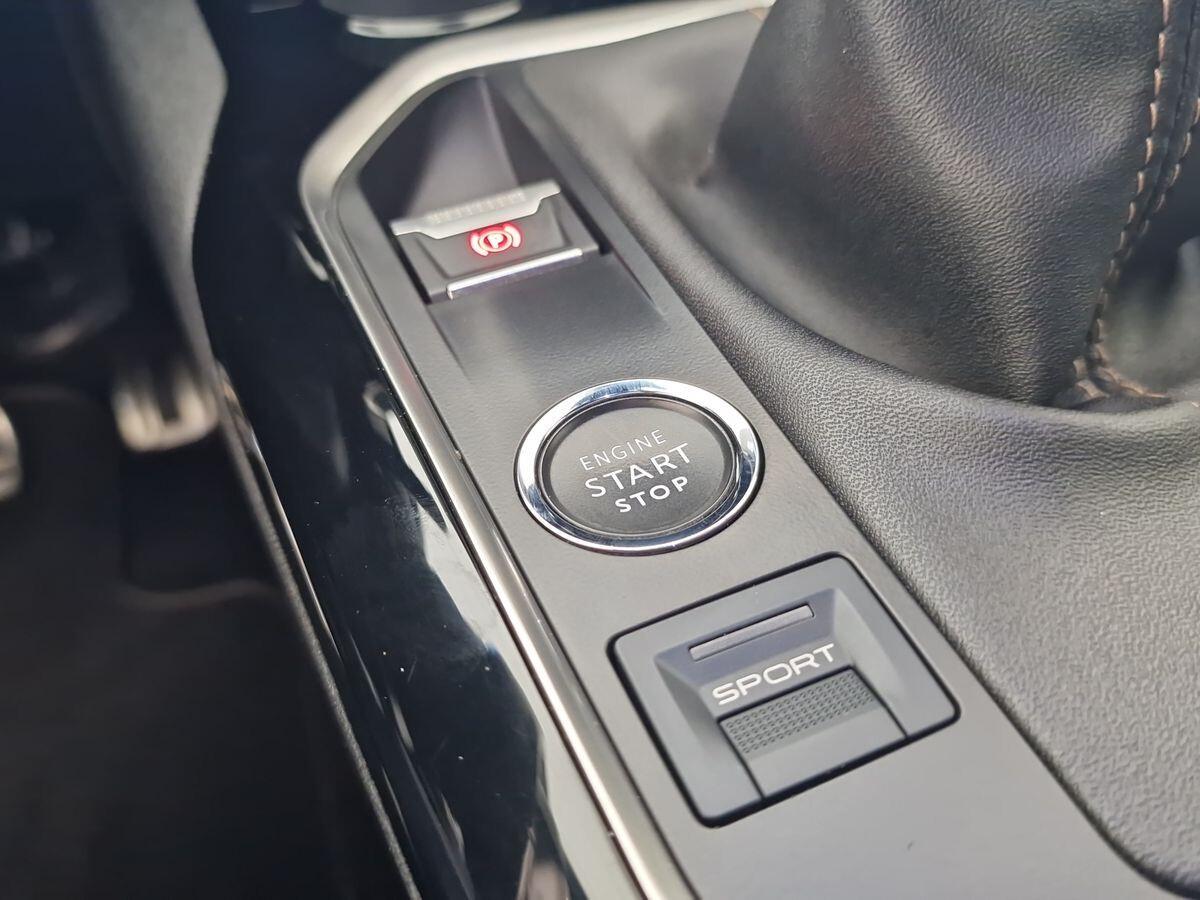 PEUGEOT 3008 1.5 DIESEL 130CV GT - LINE