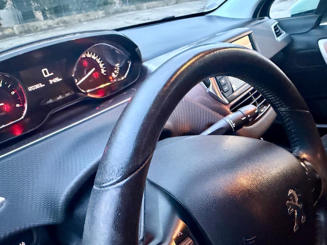 Peugeot 2008 1.6 e-HDi 2014 120.000km per neopatentati