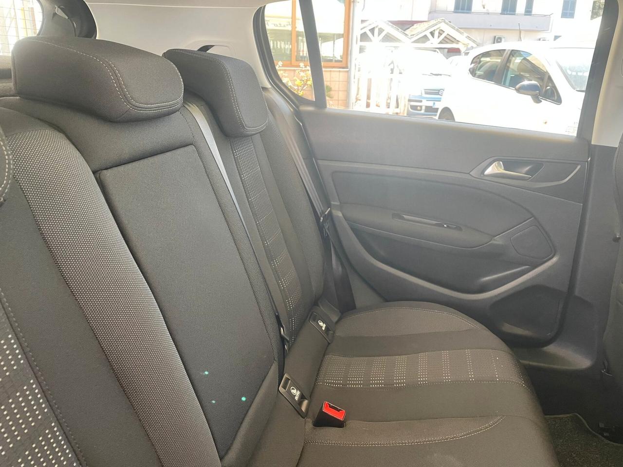 Peugeot 308 BlueHDi 120 S&S Allure