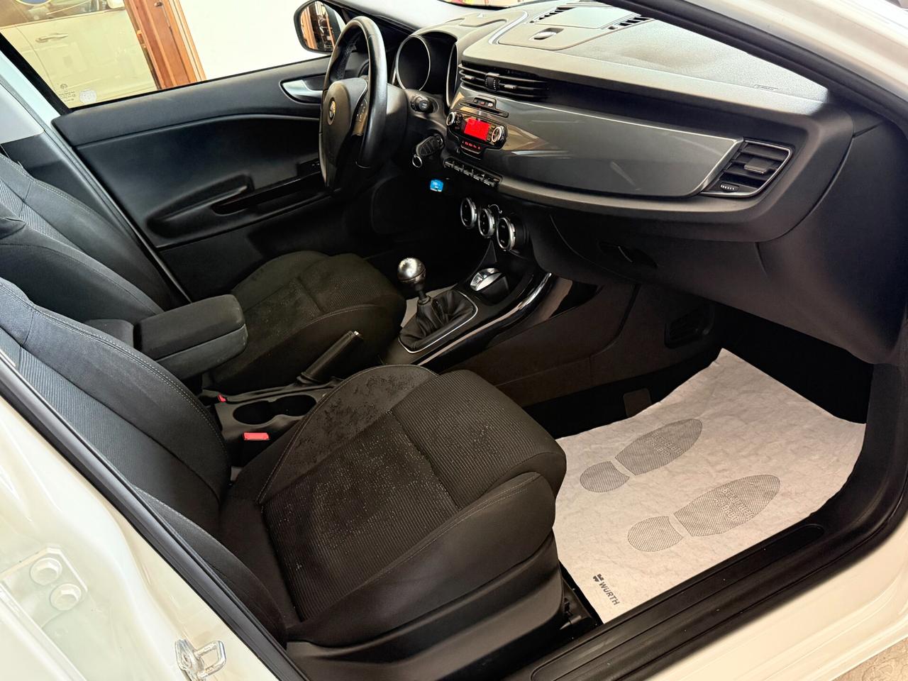 Alfa Romeo Giulietta 1.6 M.JET 105 cv. DISTINCTIVE