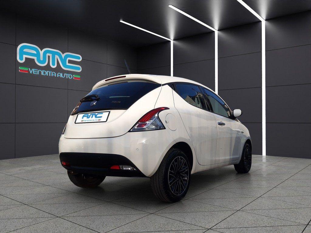Lancia Ypsilon 1.0 FireFly 5 porte S&S Hybrid Alberta Ferretti