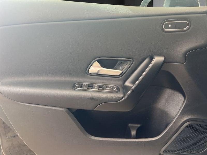 Mercedes-Benz Classe A A 180 d Advanced Auto