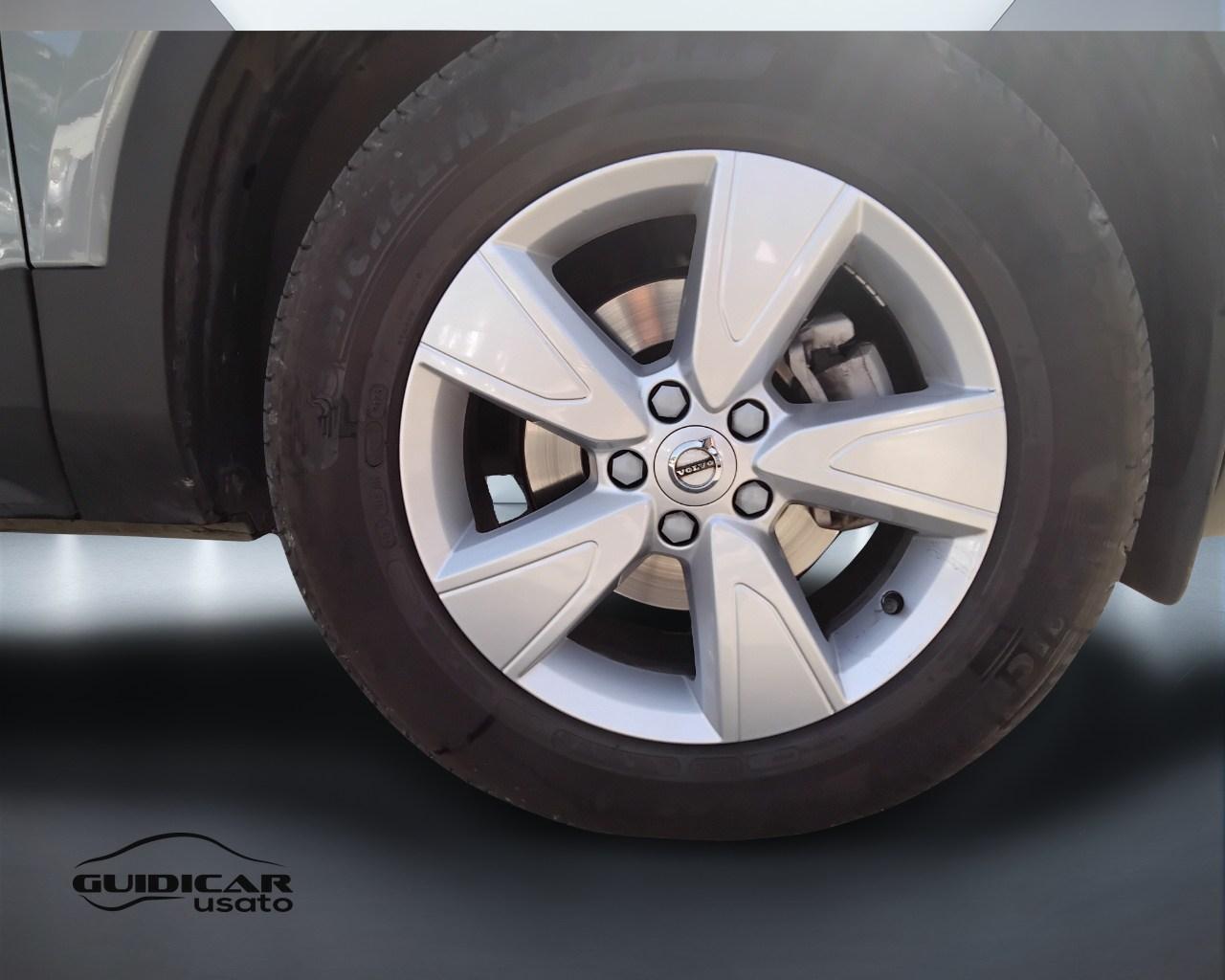 VOLVO XC40 2023 - XC40 1.5 t2 Essential auto
