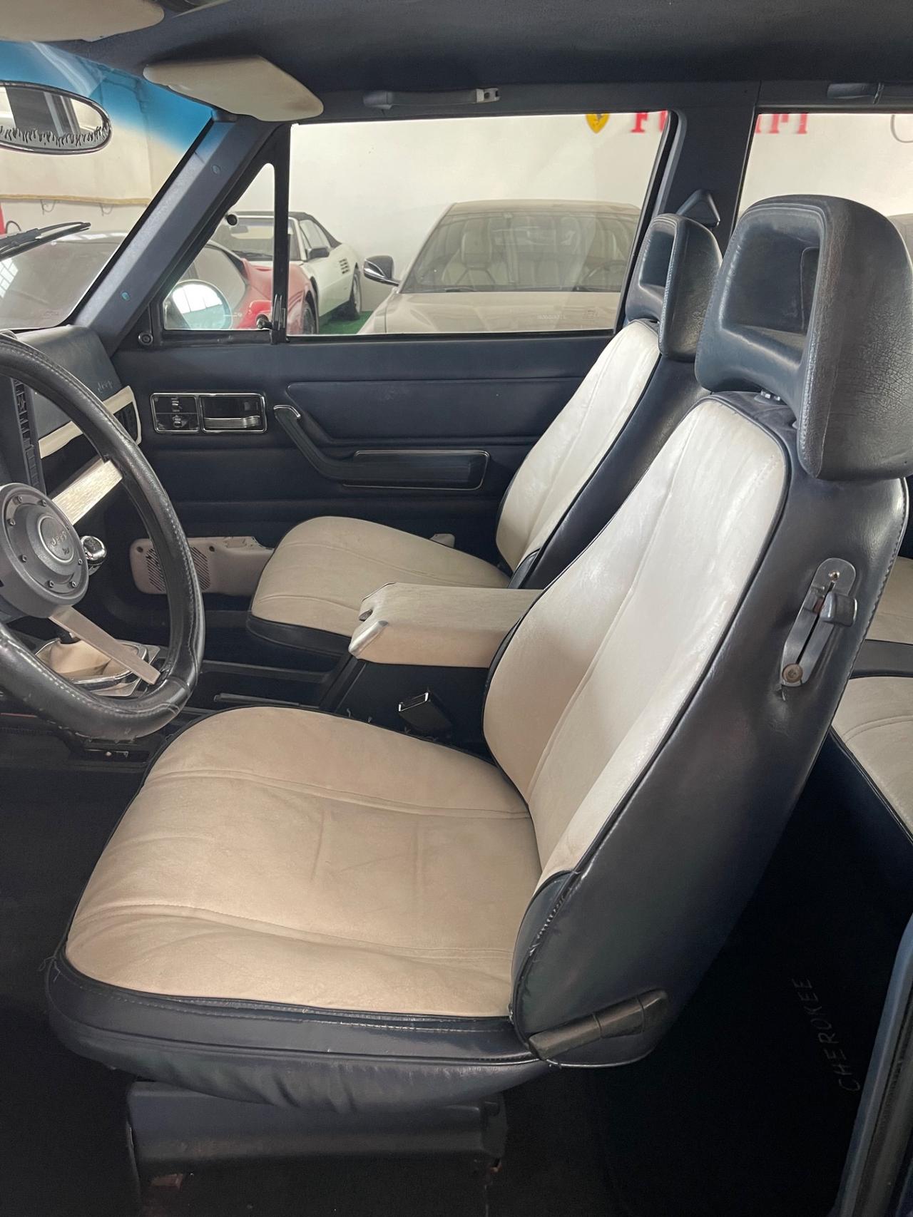 Jeep Cherokee 2.1 TD 3 Porte Gancio PERMUTE RATE