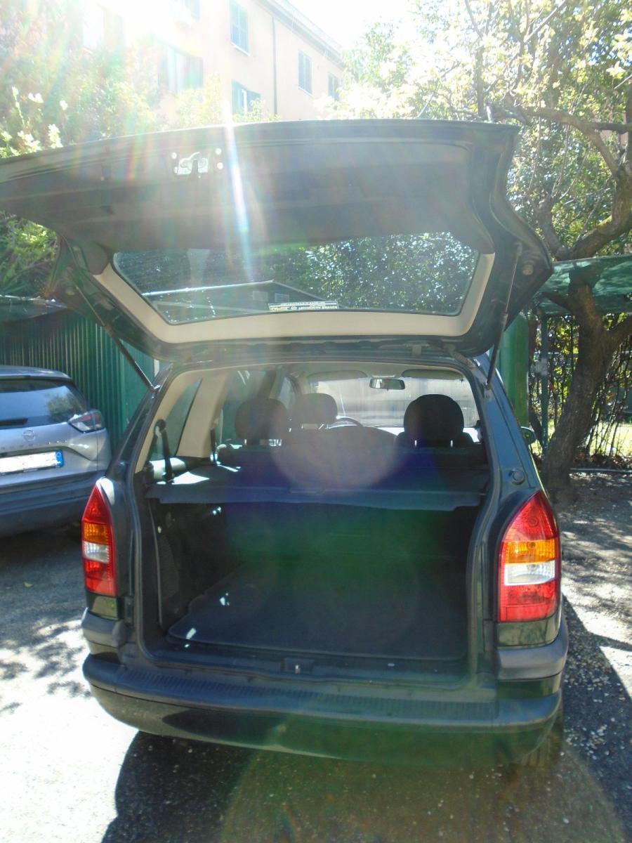 OPEL Zafira '2001 1.6i 16v 7 POSTI