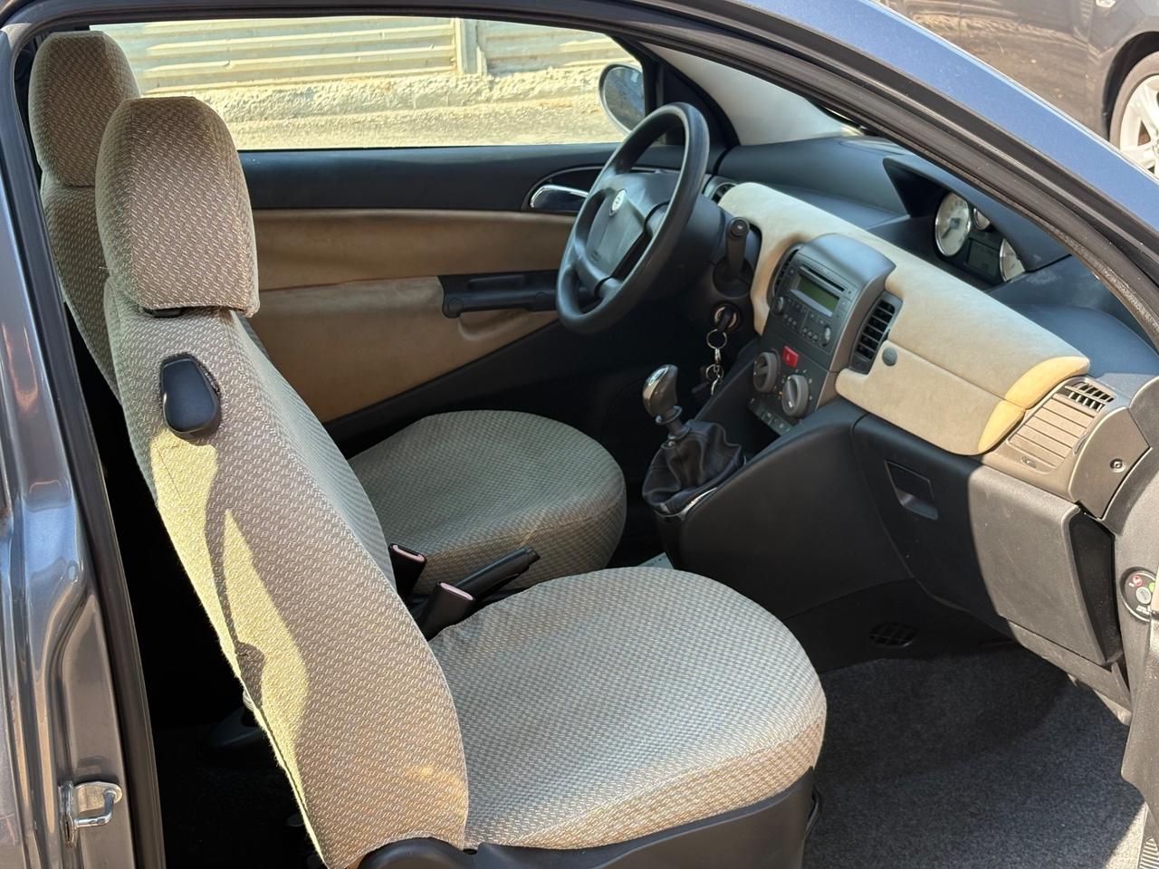 Lancia Ypsilon 1.2 Oro Bianco