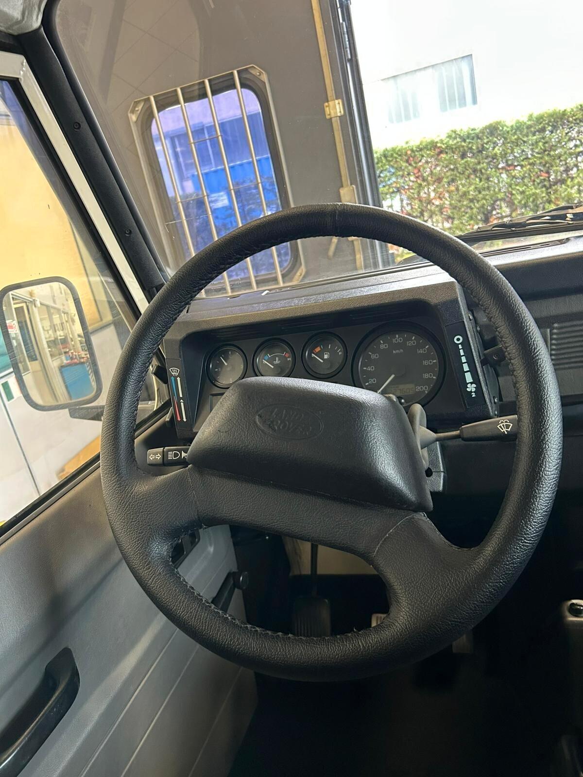 Land Rover Defender 90 2.5 Td5