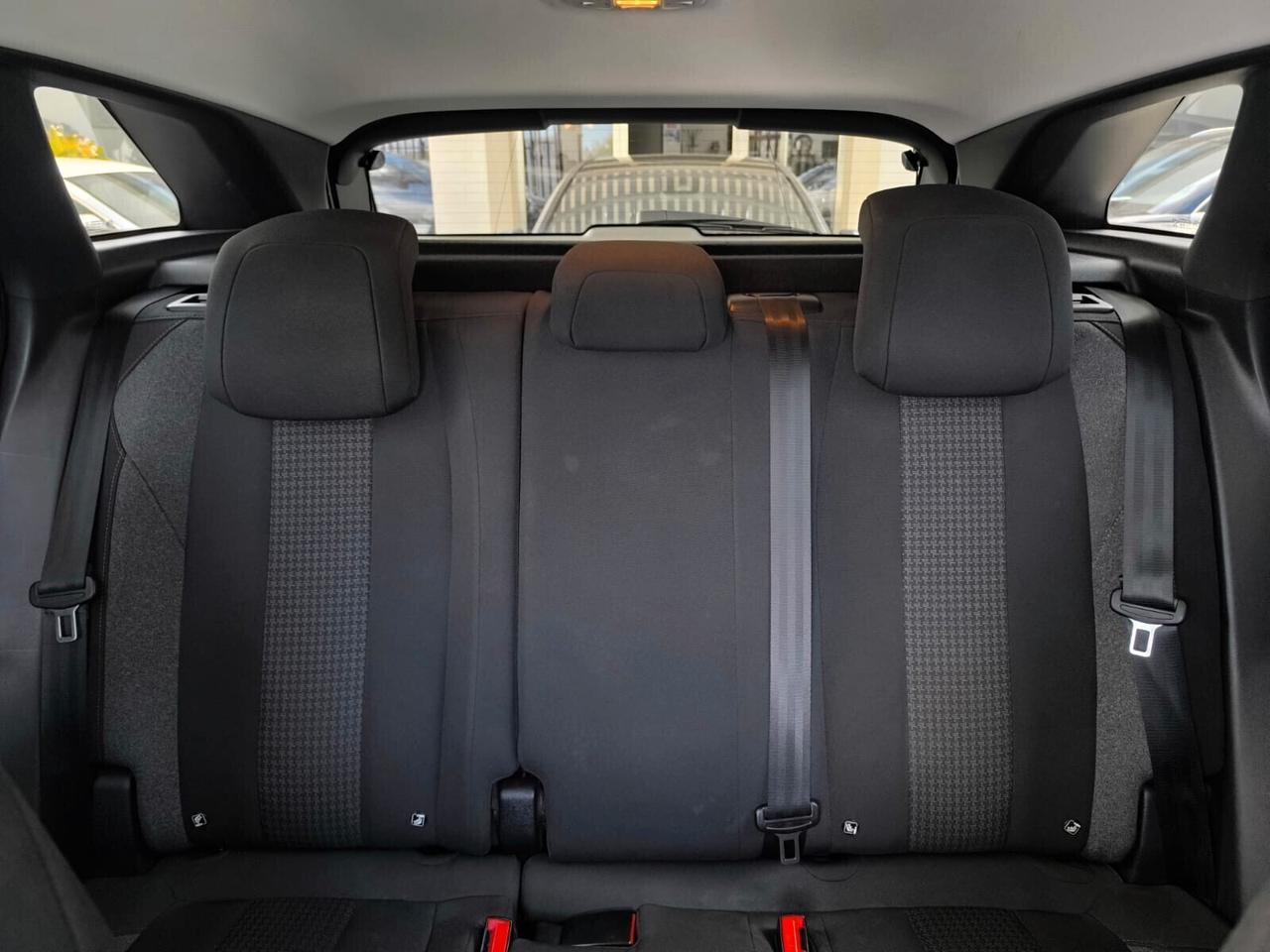 Peugeot 3008 BlueHDi 130 S&S Active Pack