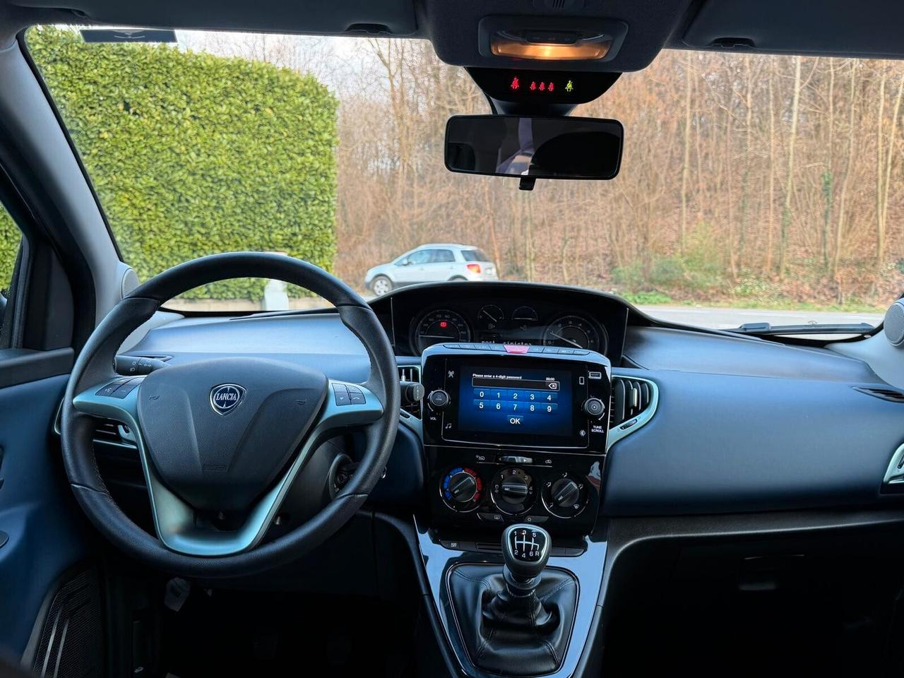 Lancia Ypsilon 1.0 FireFly 5 porte S&S Hybrid Platino