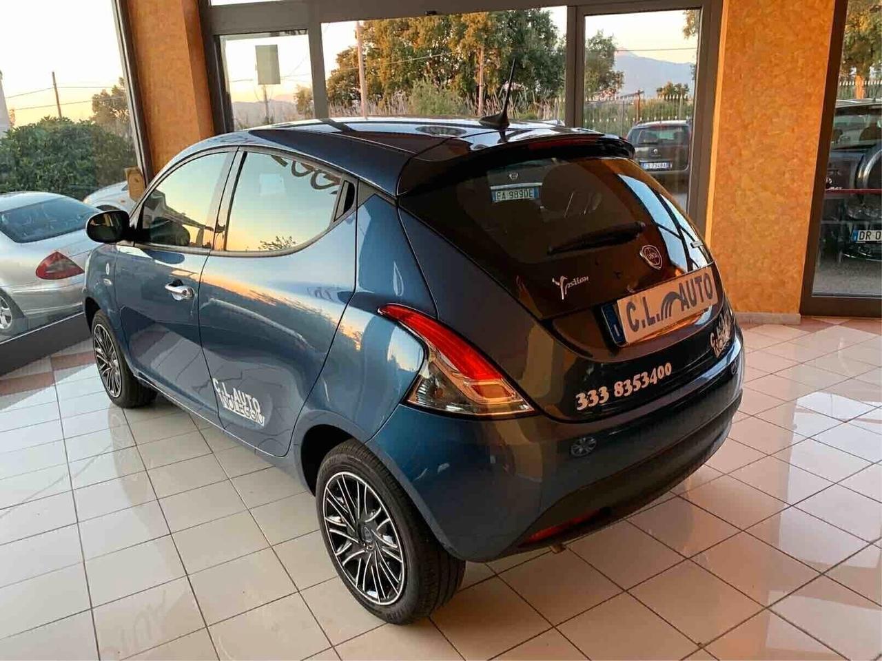 Lancia Ypsilon 1.0 Hybrid