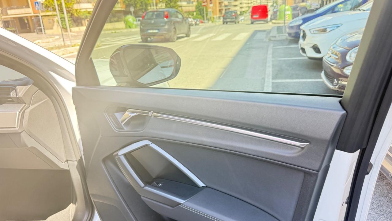 Audi Q3 SPB 35 TDI S tronic line edition MATRIX PDC PELLE VOLANTE TRE RAZZE CERCHI 20 NAVI KAMERA