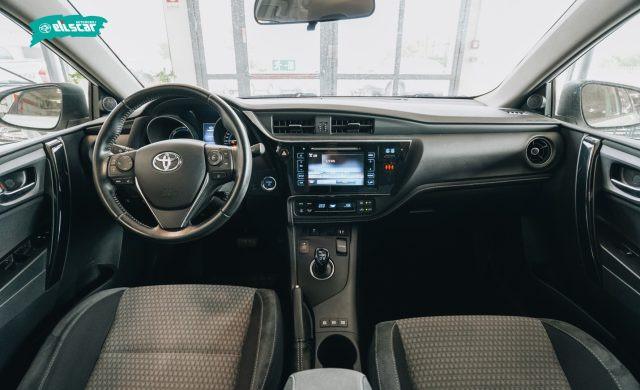 TOYOTA Auris Touring Sports 1.8 Hybrid